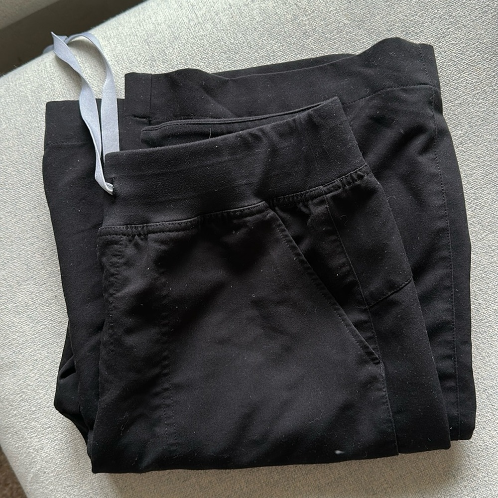 Figs Isabel high waisted scrubs, size m tall